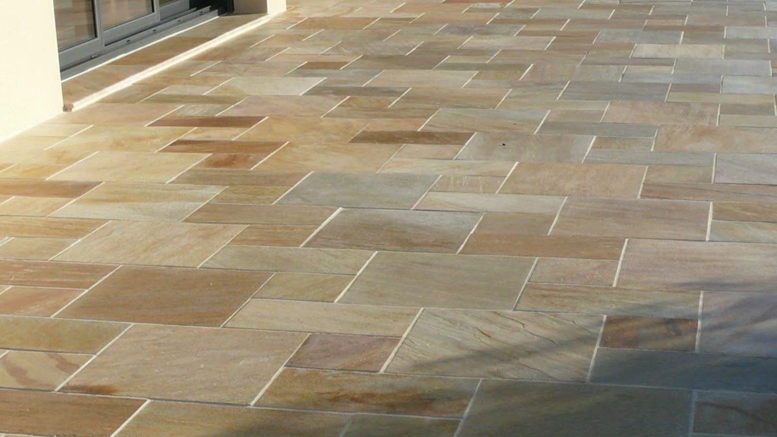 Carreleur terrasse sur plots dans les Hauts-de-France : DAL CARRELAGE sublime vos extérieurs